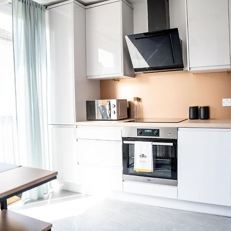 Luxurious Two Bedroom Apartment With Private Parking Перт Экстерьер фото