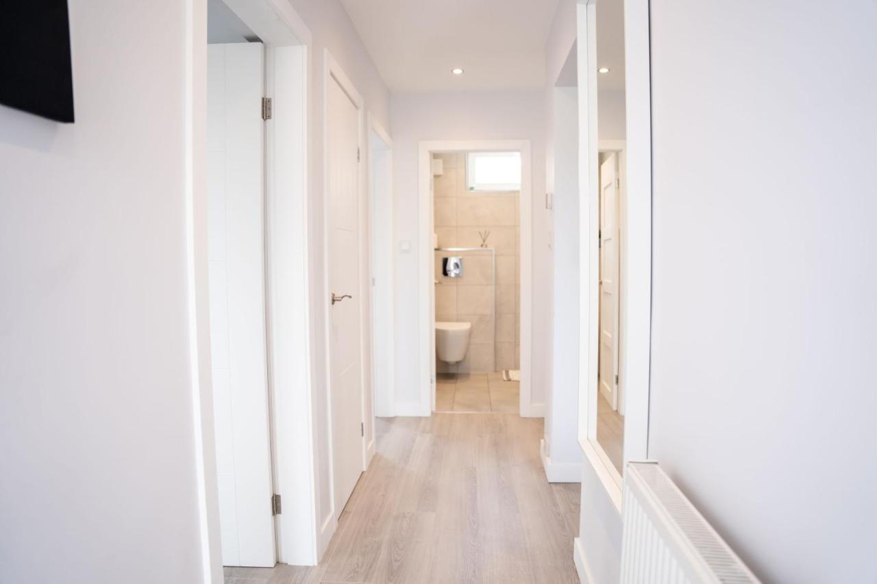 Luxurious Two Bedroom Apartment With Private Parking Перт Экстерьер фото